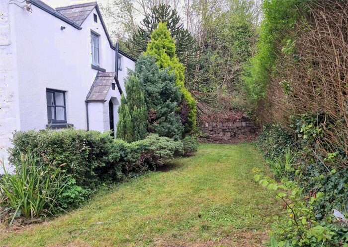 2 Bedroom End Of Terrace House To Rent In Tavistock, Devon, PL19