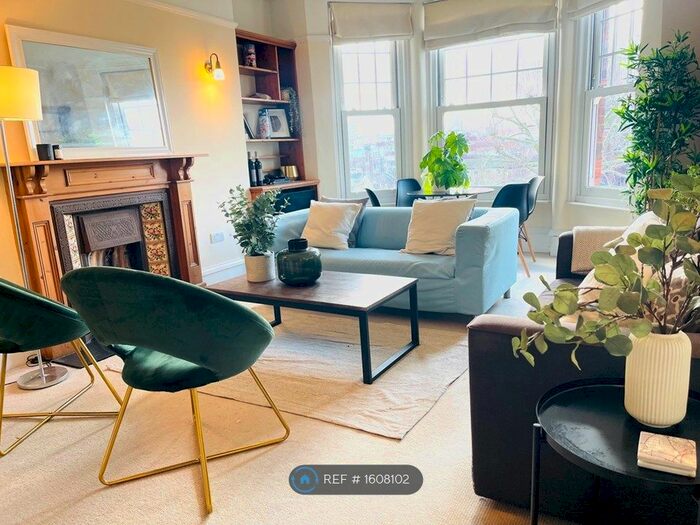 2 Bedroom Flat To Rent In Kenilworth Court, London, SW15