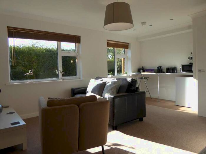 Flat To Rent In Pages Gardens, Reading Road, Pangbourne, Reading, RG8