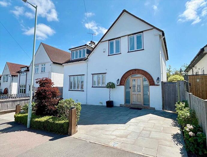 4 Bedroom Detached House To Rent In Nightingale Road, Bushey, WD23