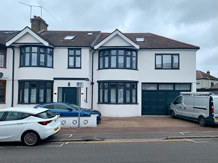 7 Bedroom Property For Sale In Halsham Crescent, Barking, IG11