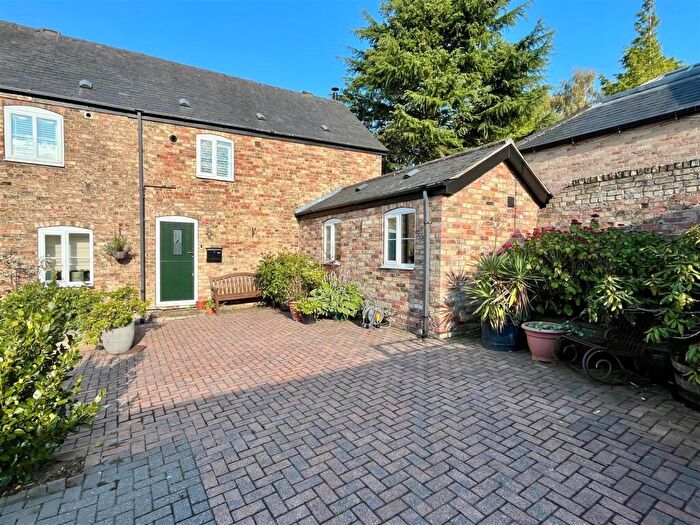 1 Bedroom End Of Terrace House For Sale In Easenby Close, Swanland, North Ferriby, HU14