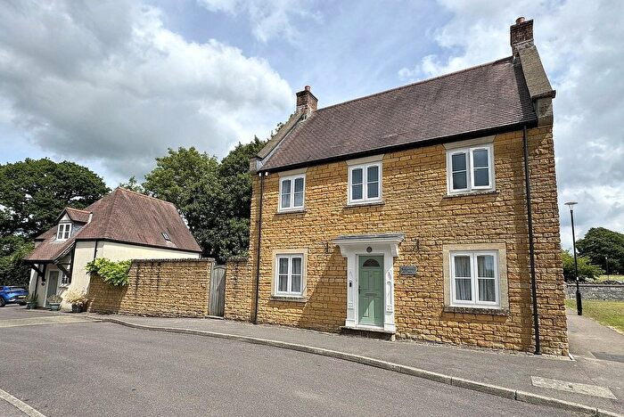 3 Bedroom Detached House For Sale In Blackberry Close, Shepton Mallet, BA4