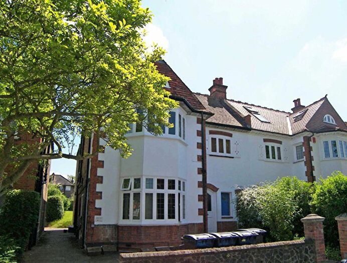 1 Bedroom Flat To Rent In Lingfield Avenue, Kingston Upon Thames, KT1