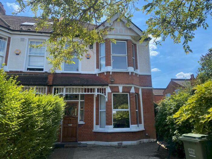 3 Bedroom House To Rent In Girton Road, Sydenham, London, SE26