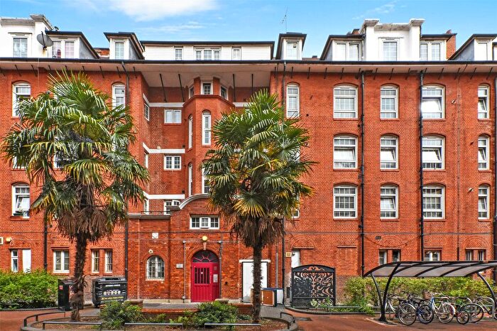 2 Bedroom Flat To Rent In Chadworth House, Lever Street, London, EC1V