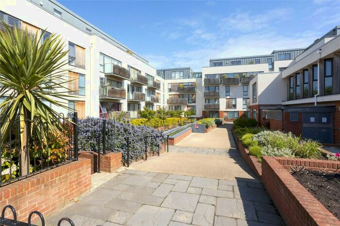 2 Bedroom Apartment To Rent In Somerhill Avenue, Hove, East Sussex, BN3