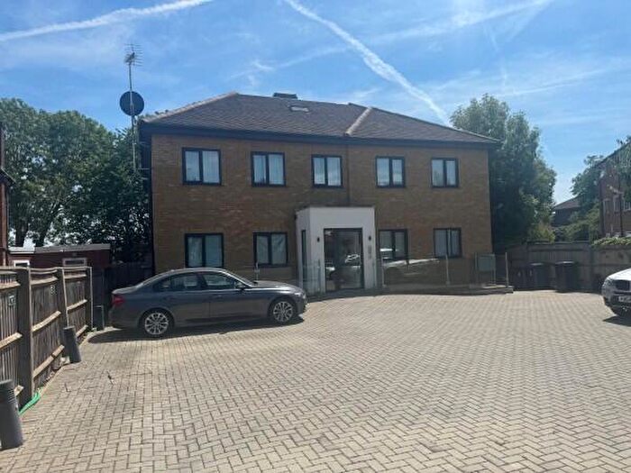 2 Bedroom Flat For Sale In Flat, Long Drive, Ruislip, Middlesex, HA4