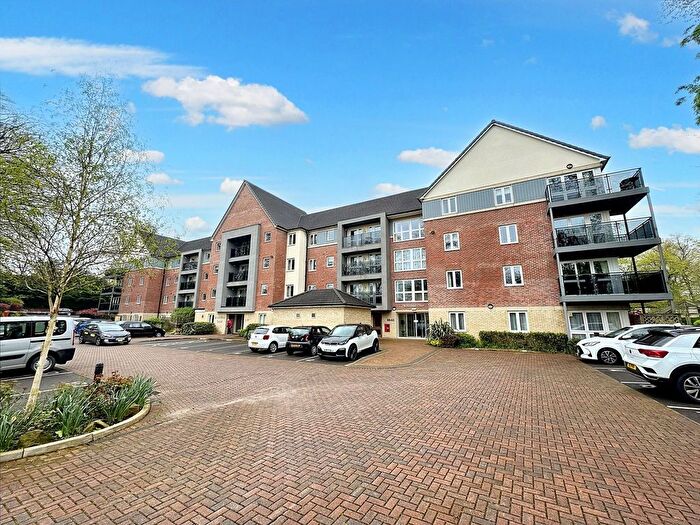 1 Bedroom Flat For Sale In Park View Road, Prestwich, M25