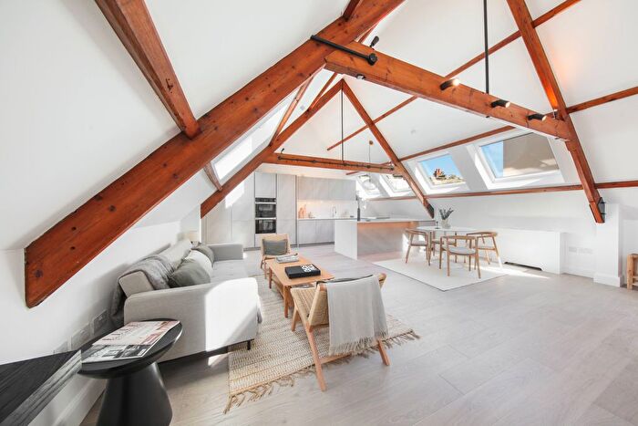 2 Bedroom Town House For Sale In St. Dionis Road, SW6