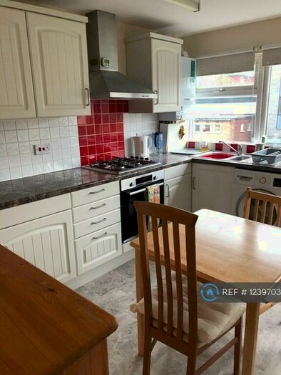 Studio To Rent In Folkestone Road, London, E17