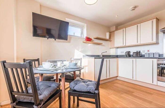 2 Bedroom Flat For Sale In Grays Place, Slough, SL2