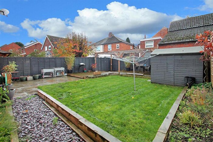 3 Bedroom Detached House For Sale In High Street., Ringstead, NN14