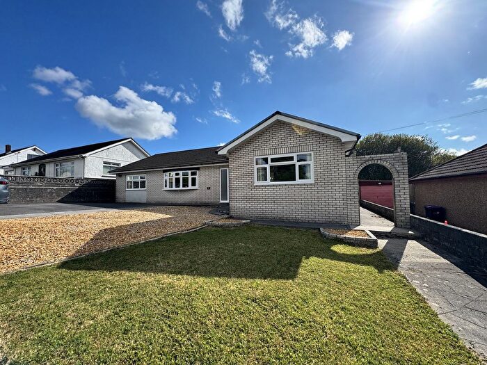 3 Bedroom Detached Bungalow For Sale In Black Lion Road, Gorslas, Llanelli, Carmarthenshire., SA14