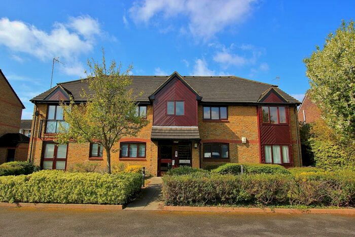 Studio To Rent In Castle Court, Champion Road, Sydenham, **Zero Deposit Available**, SE26