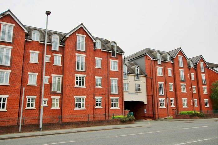 2 Bedroom Flat To Rent In Wilderspool Causeway, Warrington, WA4