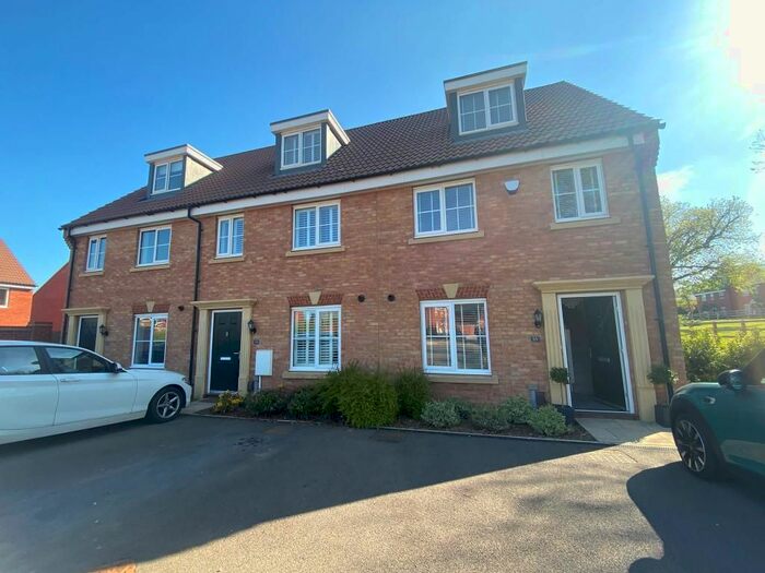3 Bedroom End Of Terrace House To Rent In Stanier Drive, Edwalton, Nottingham, Nottinghamshire, NG12