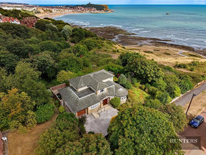 4 Bedroom Detached House For Sale In Sea Cliff Road, Scarborough, YO11