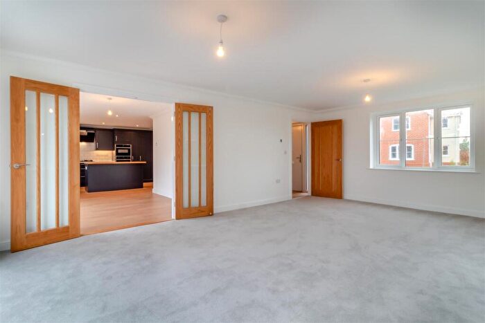 4 Bedroom Detached House For Sale In Rectory Gardens, Worlingham, NR34