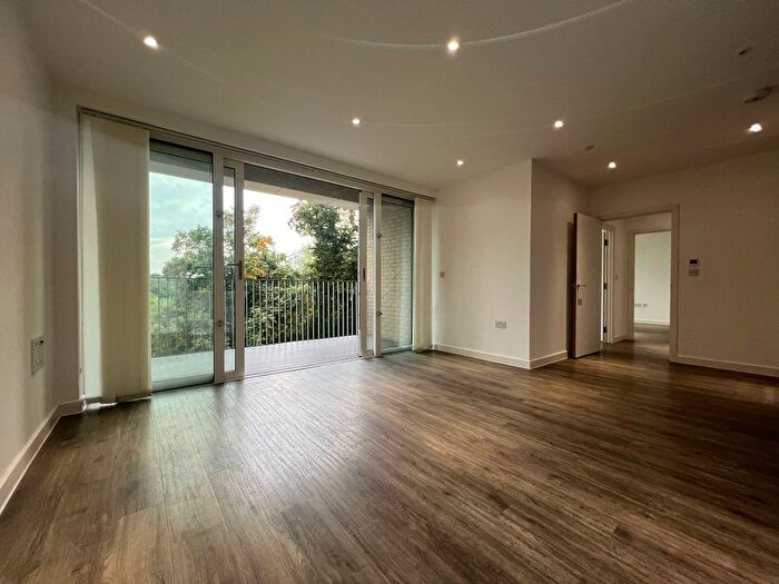 2 Bedroom Flat To Rent In Moorhen Drive, Edgware, NW9