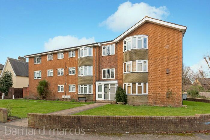 2 Bedroom Apartment To Rent In The Avenue, Worcester Park, KT4