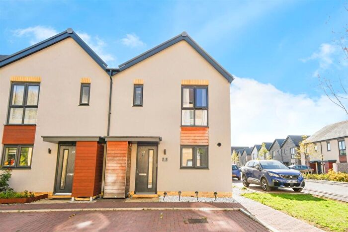 3 Bedroom Semi-Detached House For Sale In Crampton Road, Swindon, SN3