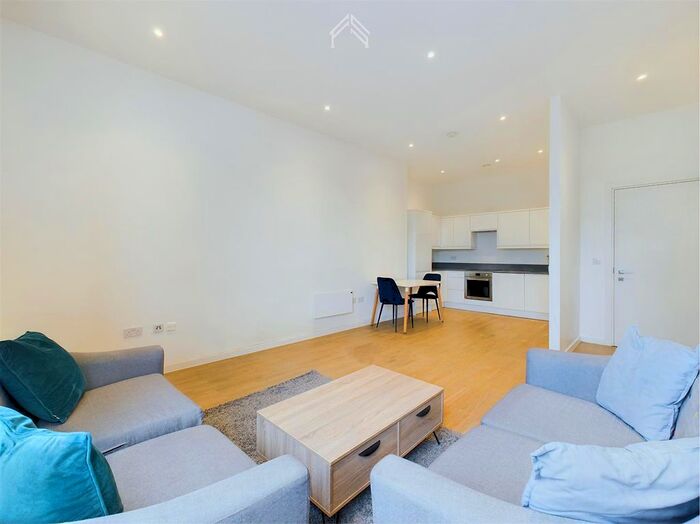 1 Bedroom Flat To Rent In Riverbank Way, Brentford, TW8
