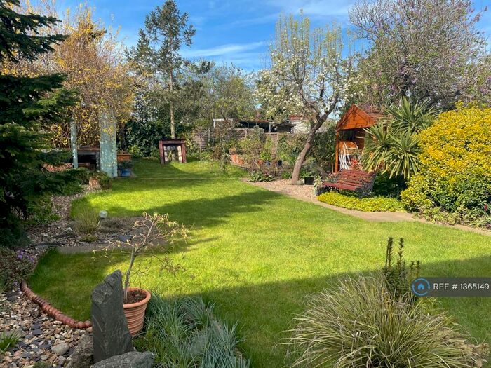 3 Bedroom Semi-Detached House To Rent In Bedonwell Road, Bexleyheath, DA7