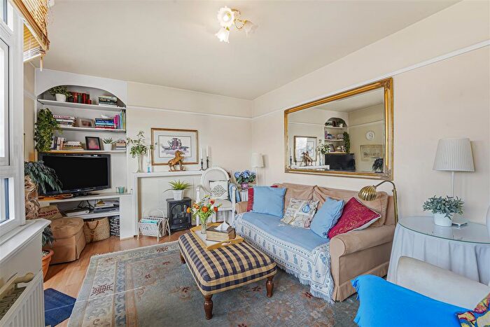 1 Bedroom Flat To Rent In Broomhouse Lane, Parsons Green, SW6