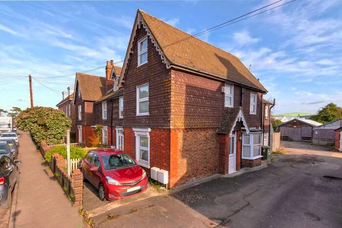 2 Bedroom Flat For Sale In Maidstone Road, Paddock Wood, Tonbridge, TN12