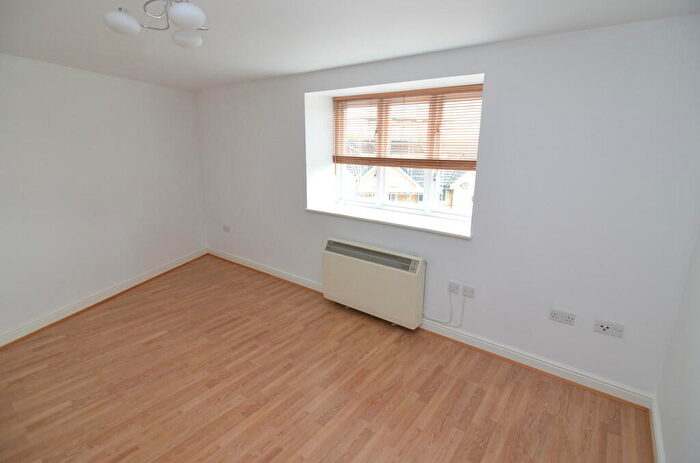 2 Bedroom Apartment To Rent In Stanley Close, London, SE9