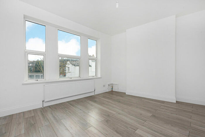 2 Bedroom Apartment To Rent In Weston Park, Crouch End, London, N8