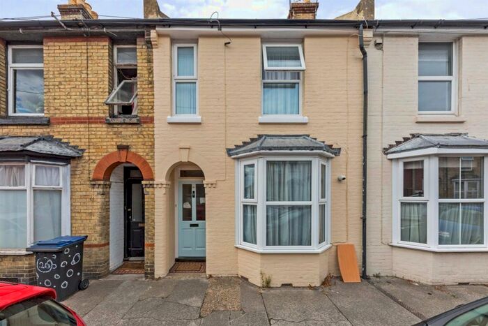 4 Bedroom Property To Rent In Martyrsfield Road, Canterbury, Kent, CT1