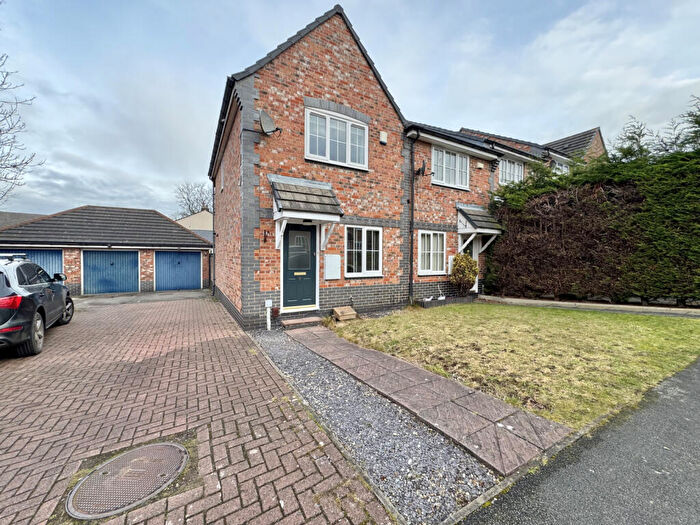 2 Bedroom End Of Terrace House To Rent In Mead Grove, Colton, LS15