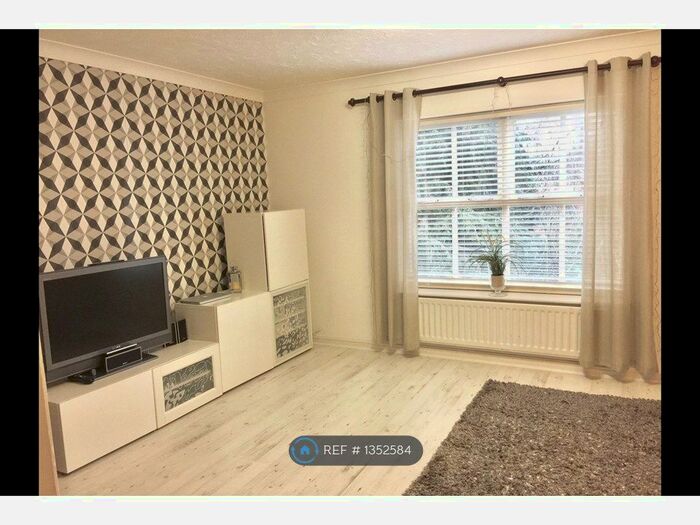 3 Bedroom Terraced House To Rent In Ladys Close, Watford, WD18