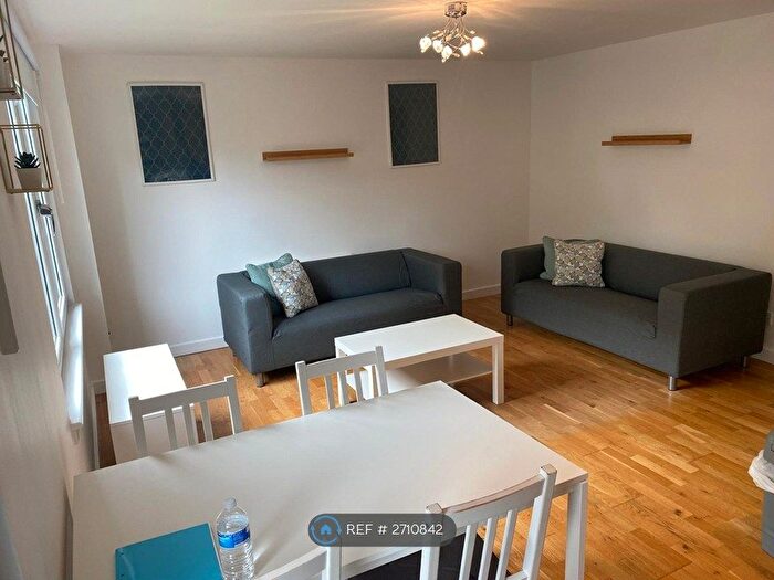 2 Bedroom Flat To Rent In Waterfront Park, Edinburgh, EH5