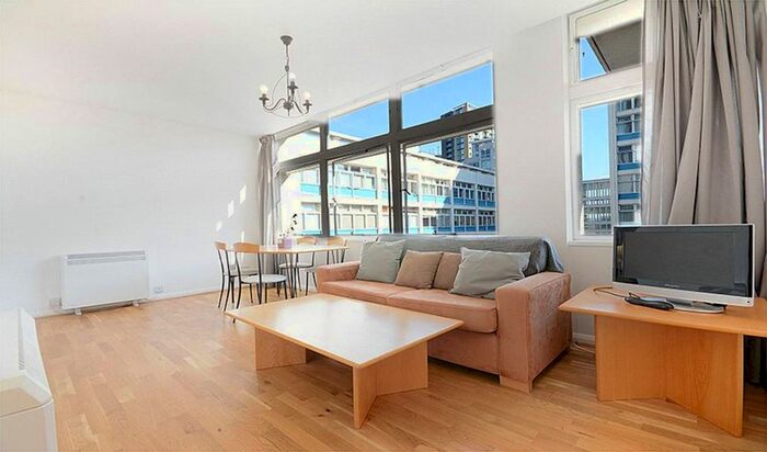 1 Bedroom Flat To Rent In Newington Causeway, Elephant And Castle, London, SE1