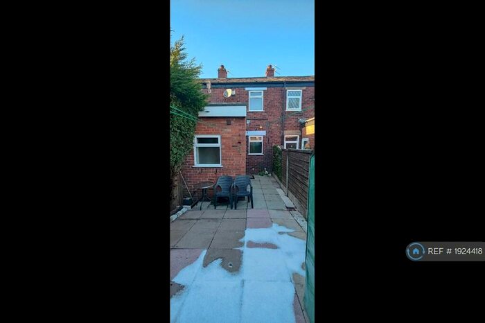 2 Bedroom Terraced House To Rent In Vernon Street, Macclesfield, SK10