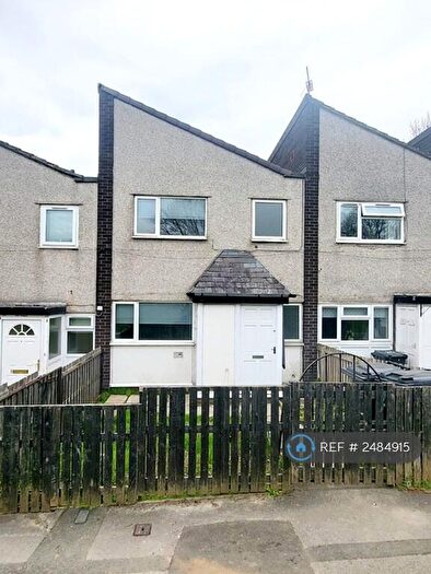 3 Bedroom Terraced House To Rent In Cottingley Road, Leeds, LS11