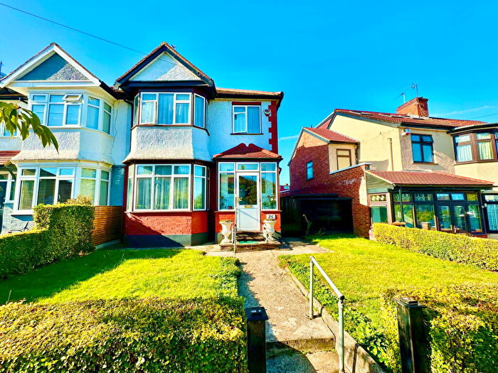 3 Bedroom End Of Terrace House For Sale In Ashcombe Park, London, NW2