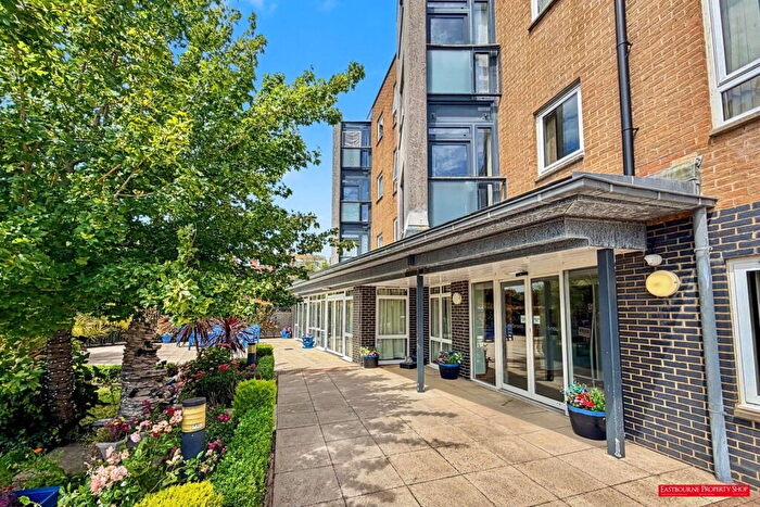 2 Bedroom Flat For Sale In Pembury Road, Eastbourne, BN23