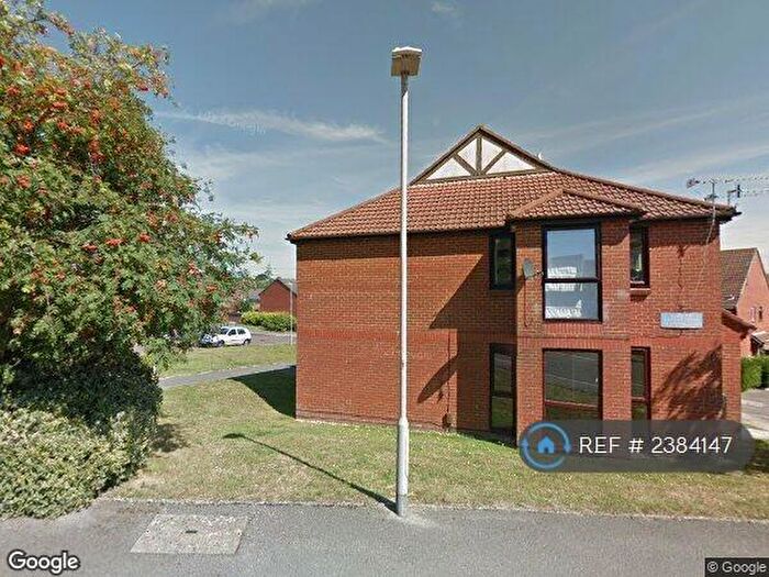 2 Bedroom Flat To Rent In Sixpenny Close, Poole, BH12