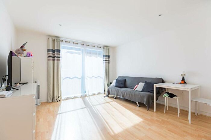 1 Bedroom Flat To Rent In Westgate Apartments, , Canning Town, London, E16