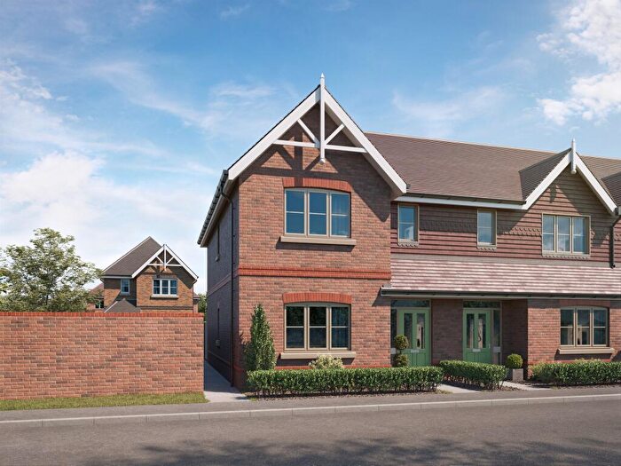 3 Bedroom End Of Terrace House For Sale In Waltham Road, Maidenhead, SL6