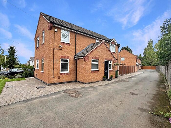 4 Bedroom Detached House For Sale In Old School Close, Glen Parva., LE2