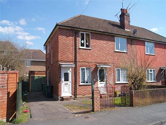 Studio For Sale In Surrey Avenue, Camberley, Surrey, GU15