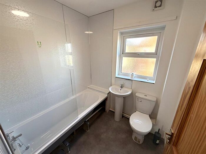 2 Bedroom Semi Detached House To Rent In Chapel Street, Alford, LN13