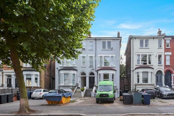 2 Bedroom Flat To Rent In The Avenue, Ealing, W13