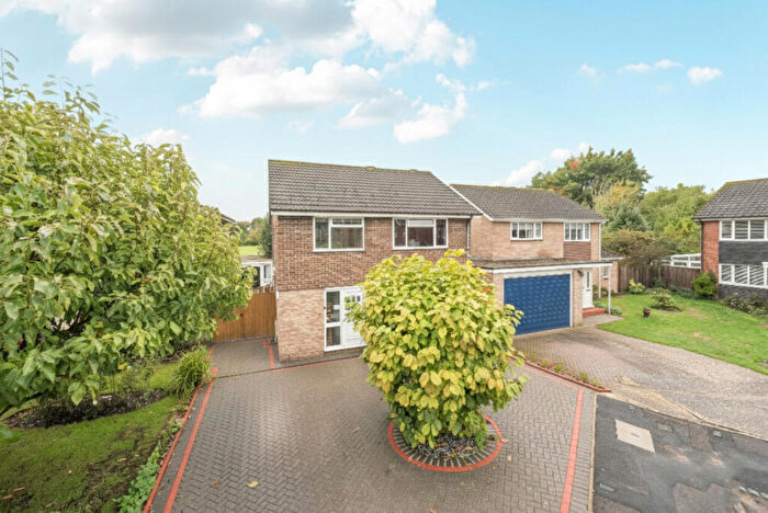 4 Bedroom Detached House To Rent In Briars Close, Pangbourne, Reading, Berkshire, RG8