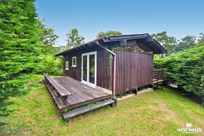 2 Bedroom Chalet For Sale In Penlan Holiday Lodge, Penlan Holiday Park, Cenarth, SA38